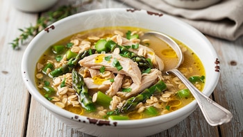Receta de sopa de avena, pollo y espárragos