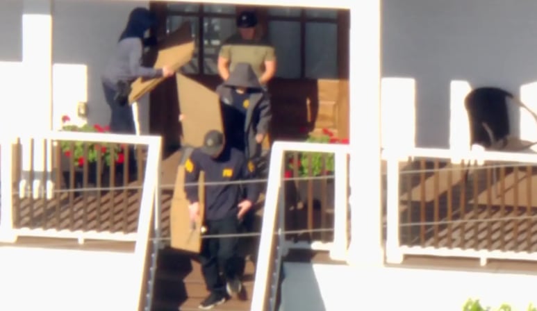 Agentes federales realizaron operativos simultáneos en la residencia del superintendente y en la sede central del sistema educativo angelino, en el marco de una investigación todavía bajo reserva (FOX 11)