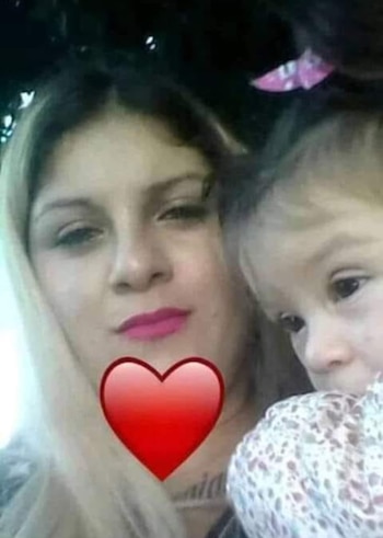 La familia de Pamela intenta