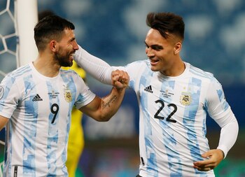 Lautaro celebra el cuarto gol
