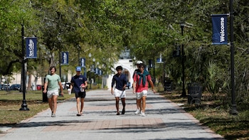 Florida aprueba un veto a la admisión de estudiantes indocumentados en universidades públicas
