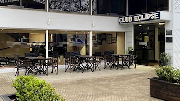 Tragedia en un club de General Villegas: una nena de 8 años practicaba patín, le cayó un arco en la cabeza y murió