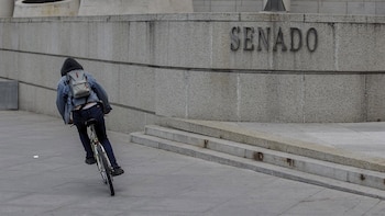 El Senado invita a sus señorías a acudir en bici a la Cámara Alta: les ofrecerá rutas ciclistas y formación específica