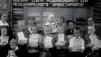 Fotografía restaurada de varios niños