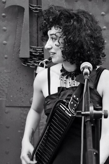 Actualmente la cantante conformó un