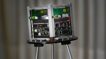 El ETNS (Evaluador Tecnológico Satelital) no fue pensado como un satélite operativo de gran escala, sino como una plataforma de aprendizaje y validación tecnológica (Fotos: Fernando Calzada)