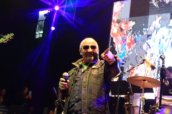 Además de Cabas, César Mora