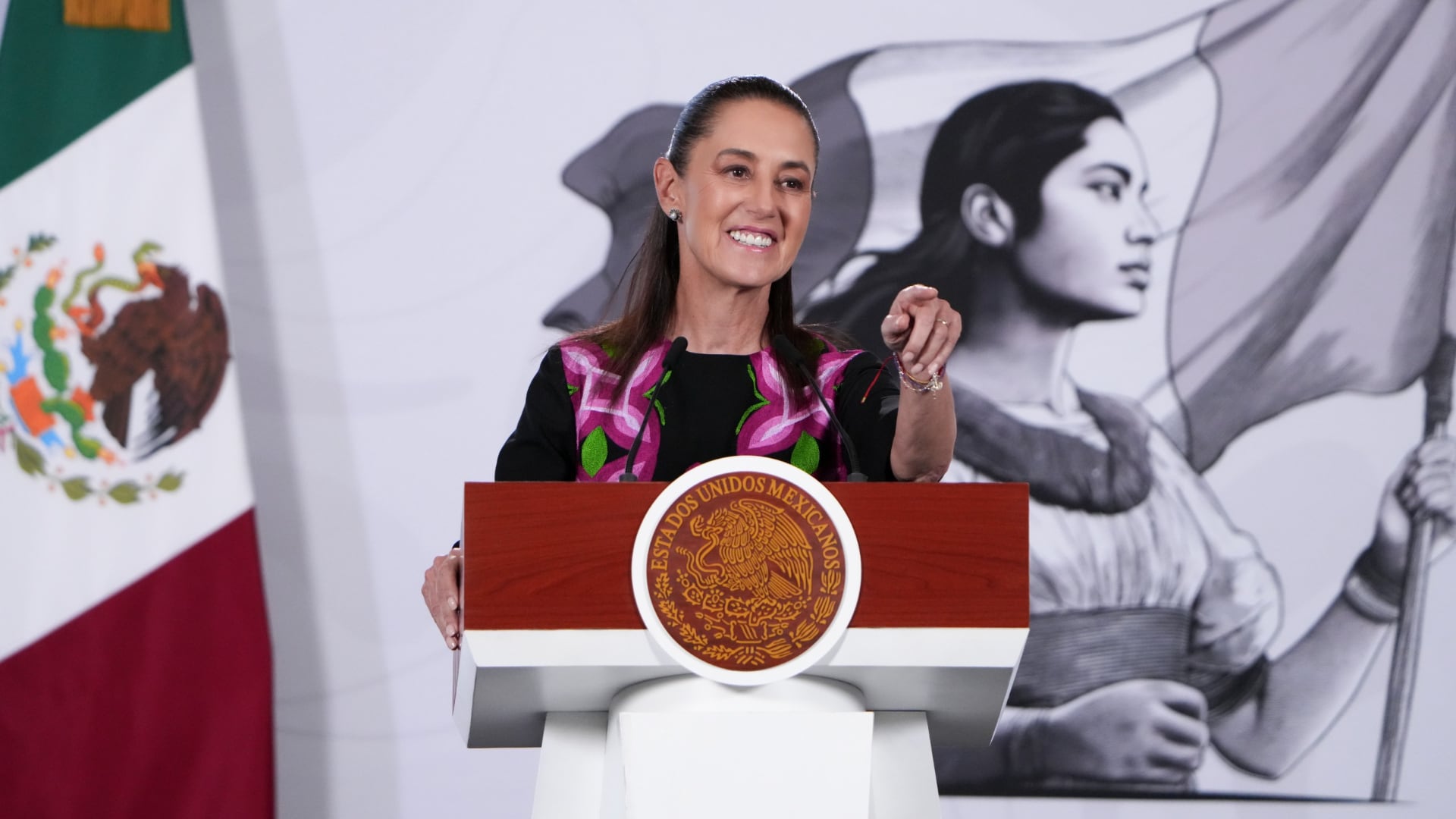 “Si la empresa cometió fraude, que se castigue”: Sheinbaum defiende honestidad de alumnos que presentaron examen a la UNAM