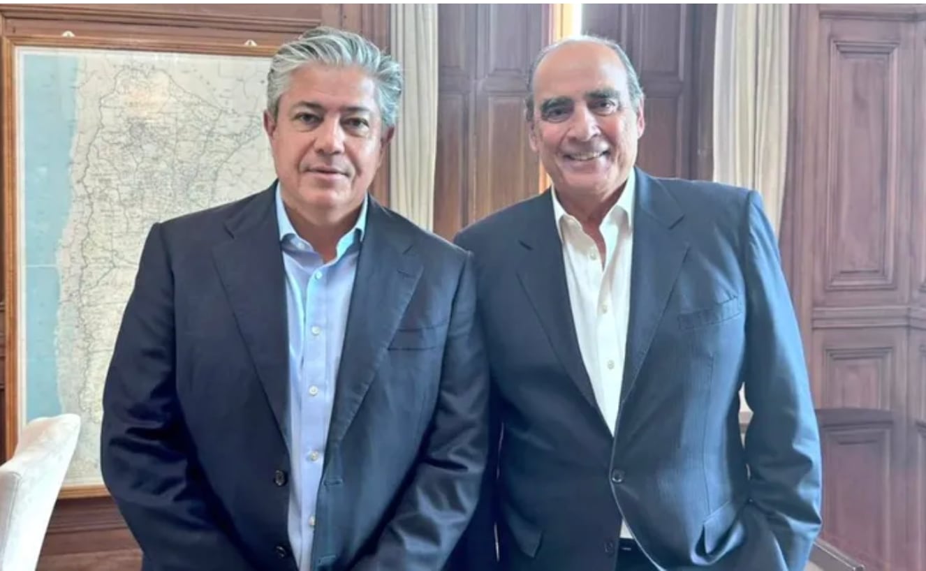 El gobernador de Neuquén, Rolando Figueroa, con Guillermo Francos, a quien le reclamó una deuda de Nación con su provincia en agosto de 2025