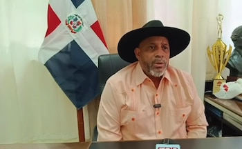 El alcalde dominicano Santiago Riverón afirmó que las pandillas haitianas conocen el terreno y tienen capacidad para enfrentar a las fuerzas de El Salvador./ (Redes sociales de Santiago Riverón)