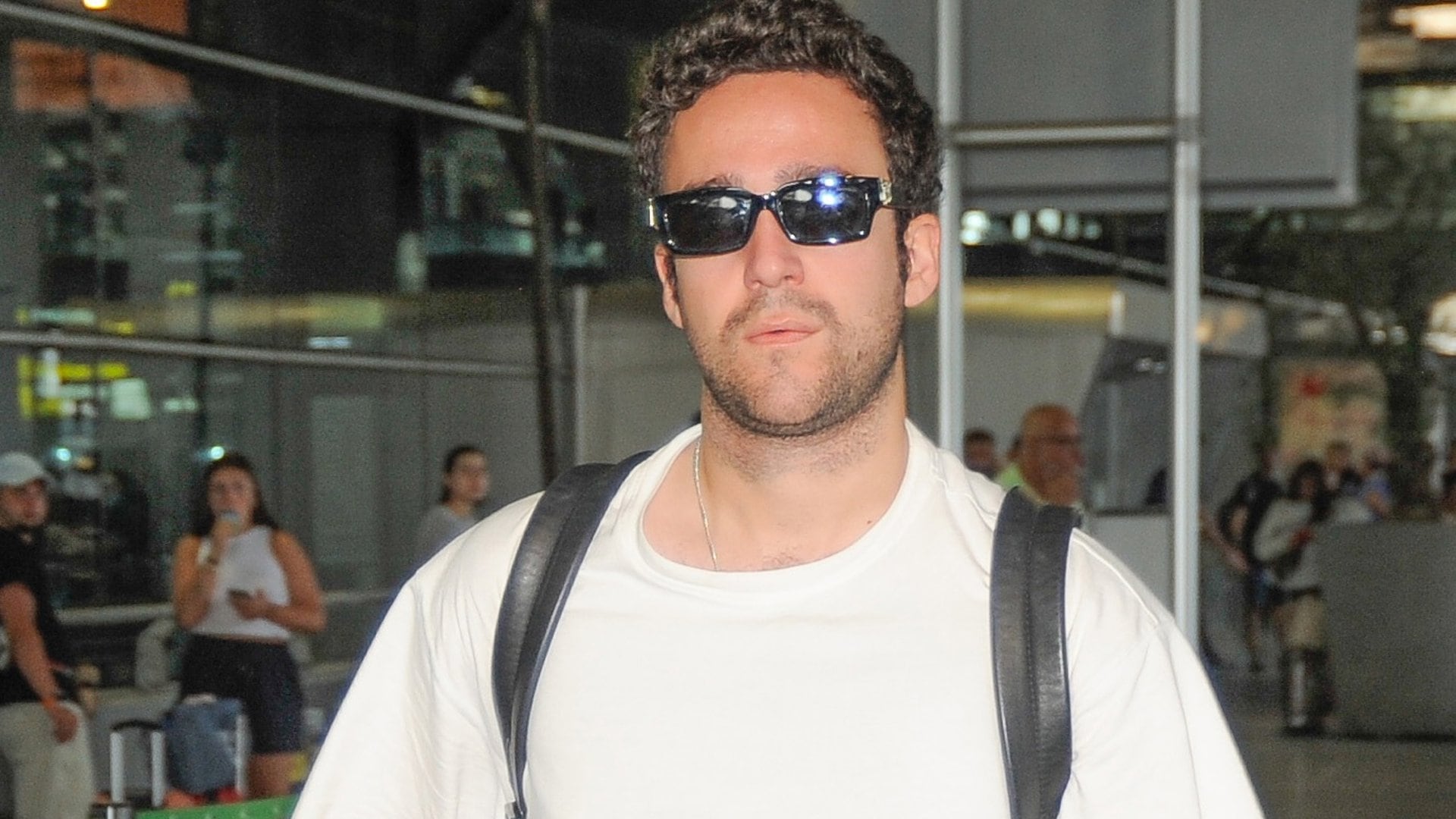 Felipe Juan Froilán de Marichalar y Borbón sale del aeropuerto tras llegar a España (Europa Press)