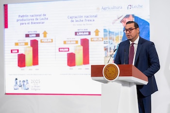 Antonio Talamantes durante la conferencia