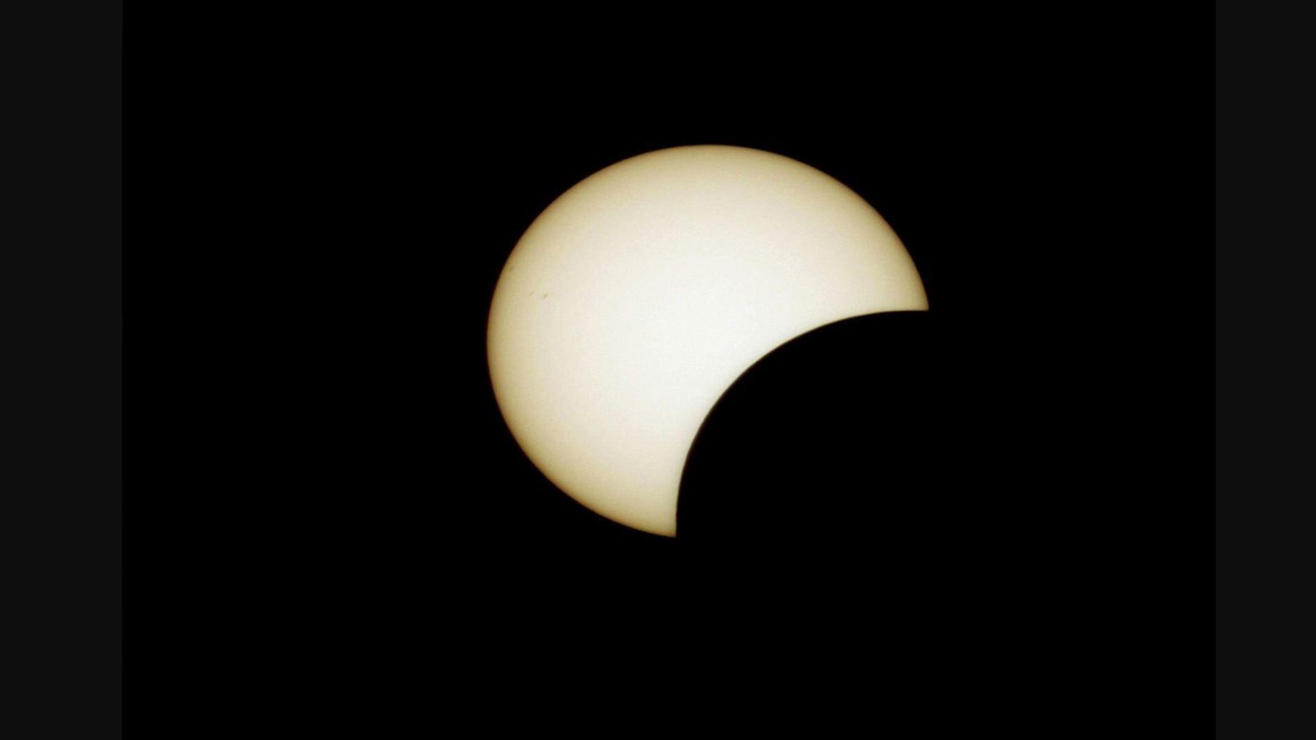 Con eclipses, fases y la luna del maíz, septiembre mezcla observación científica y ritos culturales, uniendo a profesionales y público en torno a un cielo cargado de significado. (Andina)