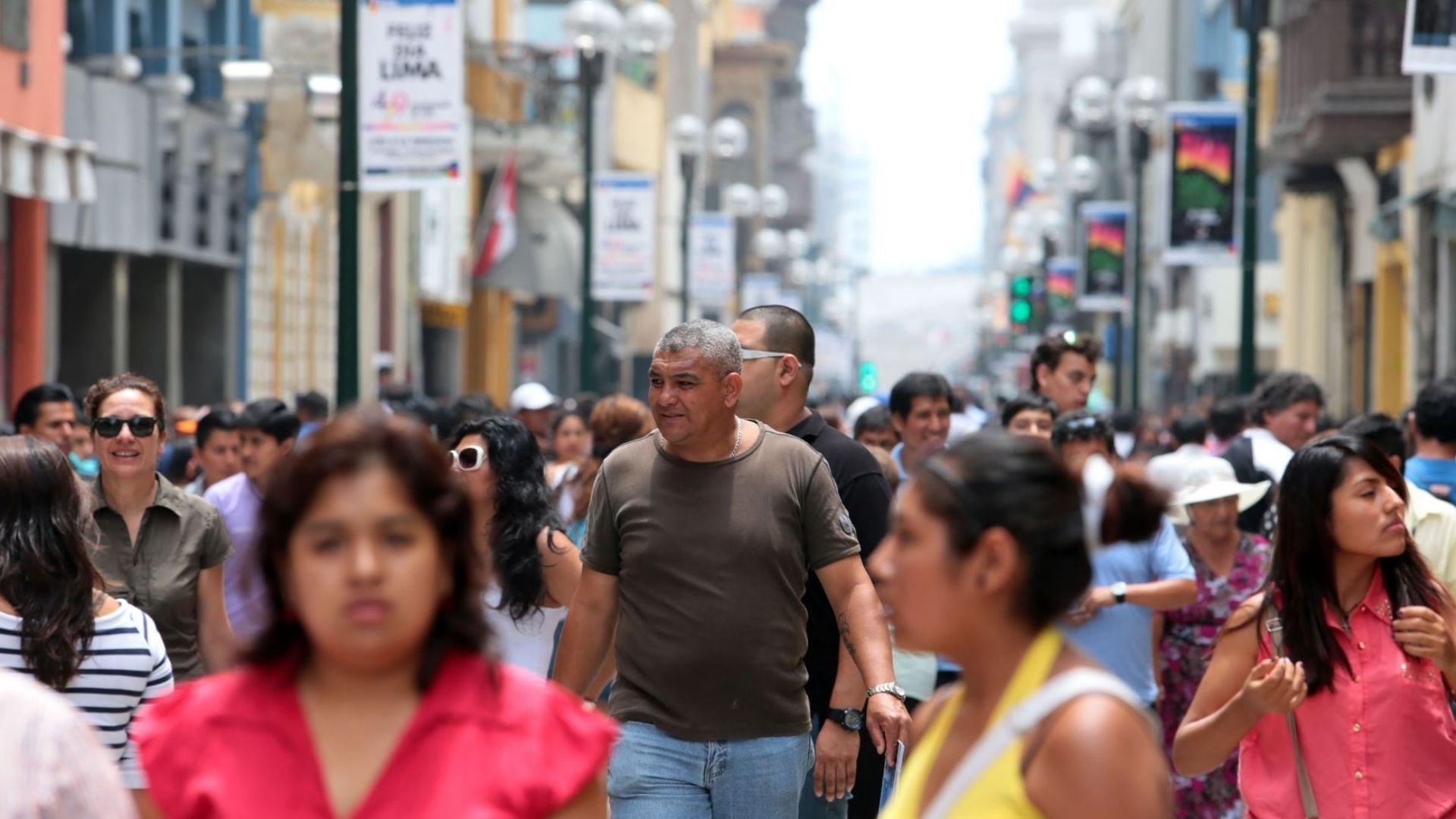La institución meteorológica recomienda a la población mantenerse informada sobre las actualizaciones del clima. (Andina)