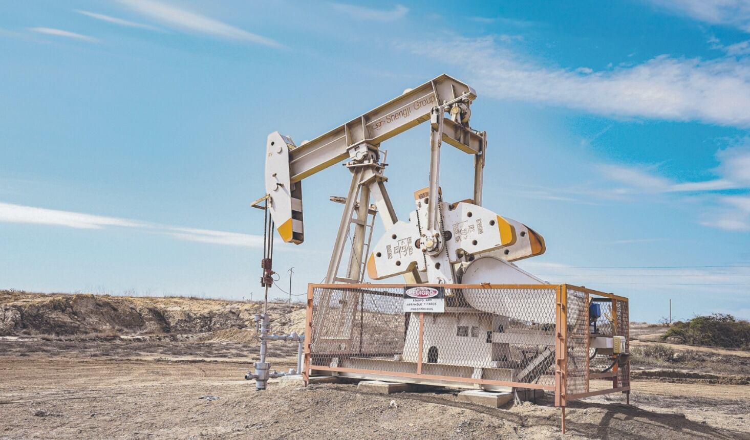 Carlos Isaac Bianchi Ramírez asume la dirección de PERUPETRO S.A. con el objetivo de fortalecer la eficiencia y sostenibilidad en la empresa estatal.