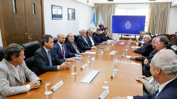 El Gobierno lanzó ante empresarios