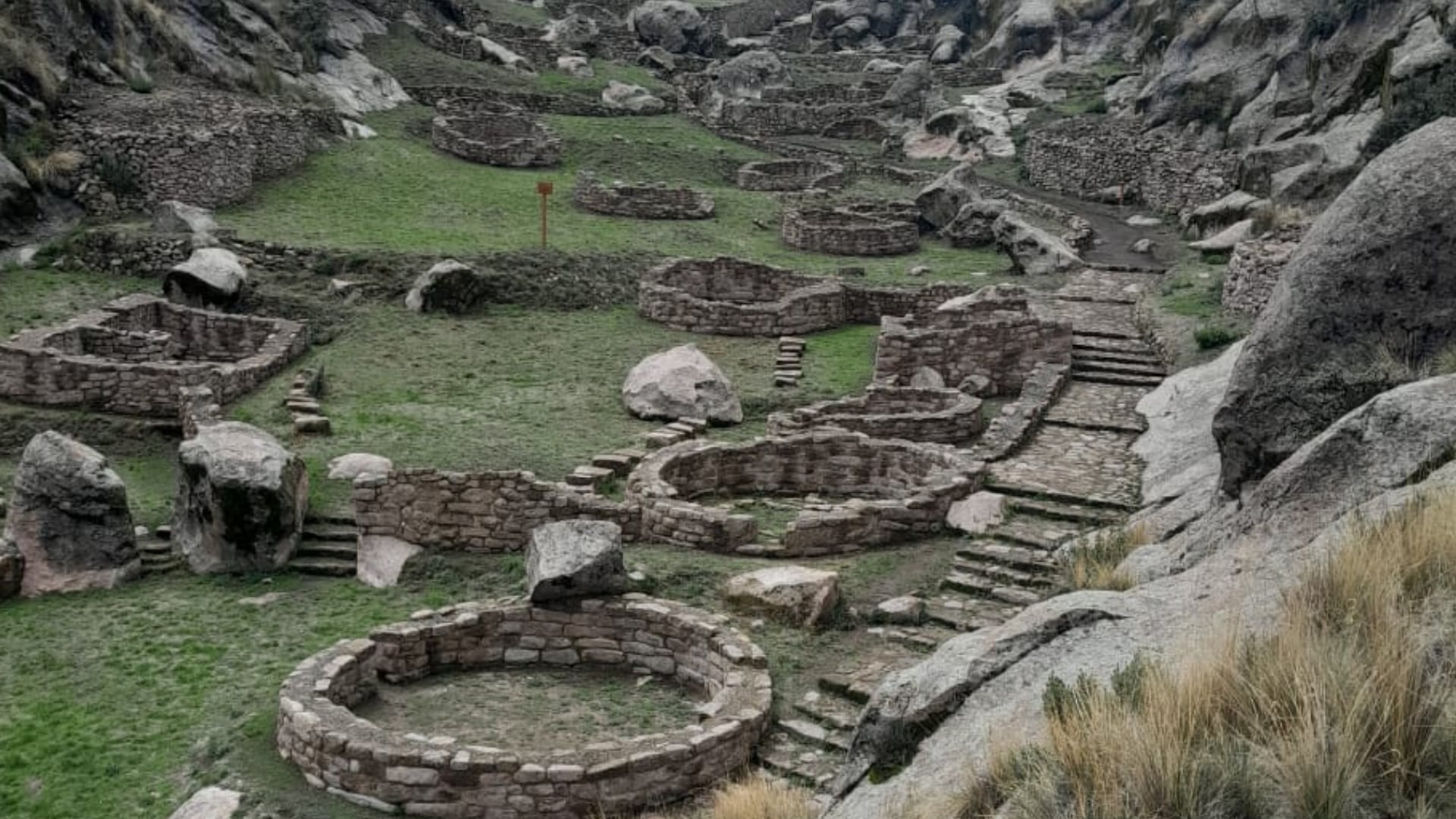 Arqueólogos descartan comparación con Machu Picchu: especialistas aclararon que T’aqrachullo tiene 17 hectáreas frente a las más de 32 mil del santuario histórico de Machu Picchu. DDC Cusco