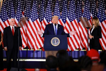 Donald Trump, junto a Mike