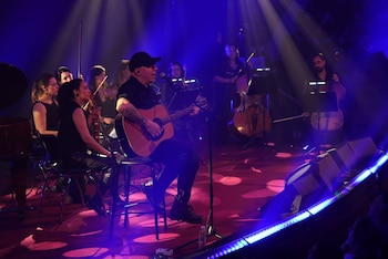 El show acústico de Gaspar Benegas al término de la ceremonia oficial