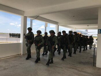 100 miembros del Ejército llegaron