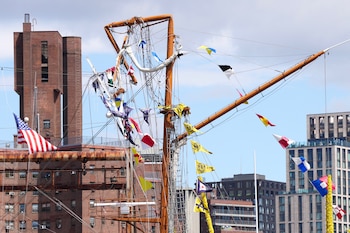 El mástil principal del Cuauhtémoc