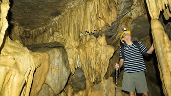 Dentro de la Cueva de