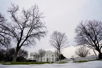 Demócratas e independientes critican restricciones
