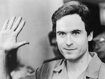 Ted Bundy pidió transmitir su amor a familiares y amigos, contrastando con la brutalidad de sus crímenes. (Bettmann Archive)