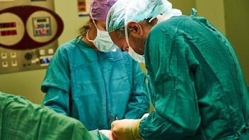 Las listas de espera de la Comunidad de Madrid bajan en marzo un 0,31% y la demora para una operación cae a 47,47 días