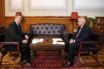 López Obrador señaló que Justin Trudea visitará México, luego de una charla telefónica en donde estuvo presente Marcelo Ebrard (Foto: Presidencia de México)