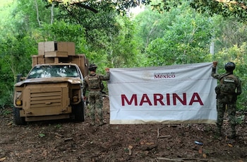 Marina destruye explosivos y neutraliza vehículo blindado en dos operativos distintos en Sinaloa. Marina