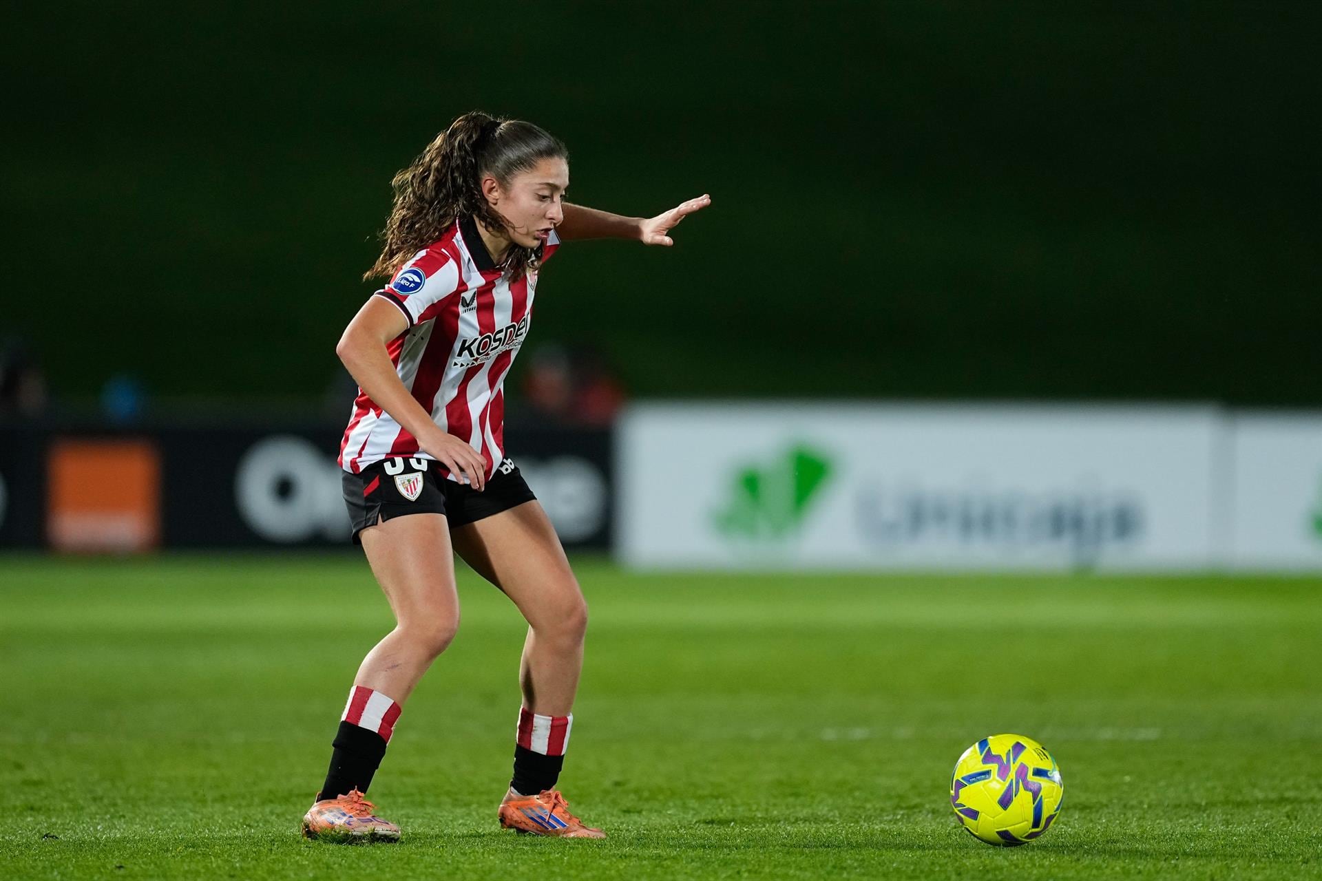 La centrocampista Elene Gurtubay renueva con el Athletic Club hasta 2029