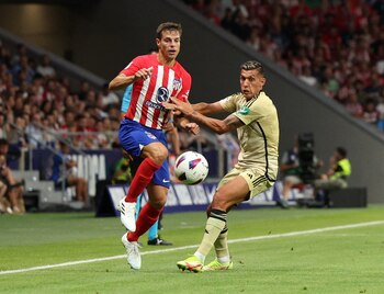 Azpilicueta debutó como titular en