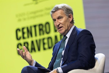 05/10/2026 El presidente del Partido Popular, Alberto Núñez Feijóo, durante el XXIX Congreso Nacional de la Empresa Familiar, a 5 de octubre de 2026, en Madrid (España). El Congreso Nacional de la Empresa Familiar, organizado anualmente por el Instituto de la Empresa Familiar, es el mayor punto de encuentro del ecosistema empresarial familiar en España. La XXIX edición reúne a líderes empresariales, expertos internacionales y representantes institucionales expertos en la materia.
POLITICA
Eduardo Parra - Europa Press