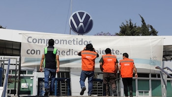 Volkswagen, empresa con más de 13 mil trabajadores en México, aprueba el despido de 50 mil empleados a nivel mundial