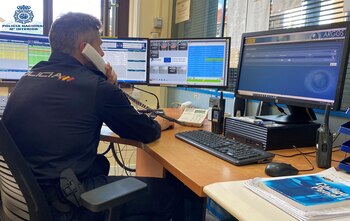 Un agente de la Policía