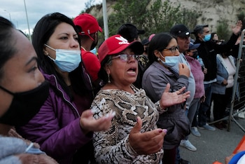 Los familiares de los presos pasaron más de 15 horas en el lugar hasta que comenzó a conocerse la información sobre la masacre