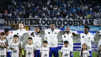 Futbolista de Millonarios reapareció en las redes sociales tras superar lesión de rodilla: esta es la millonada que gana
