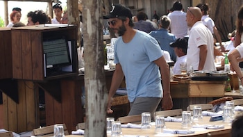 Escape amoroso: el actor, dejando