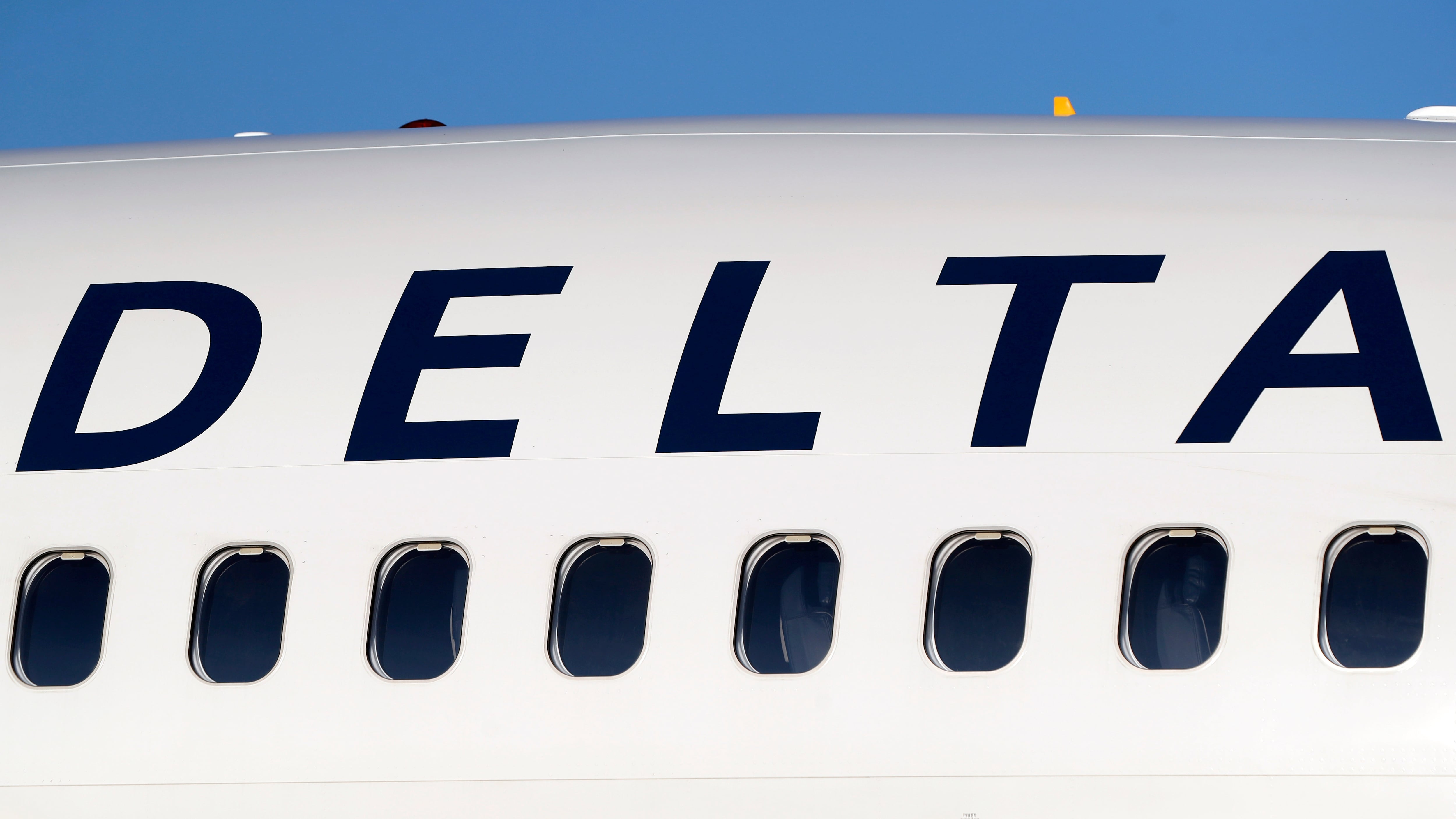Delta Air Lines dispuso otra aeronave para que los pasajeros del vuelo 2311 continuaran su viaje hacia Salt Lake City. (AP Foto/David Zalubowski, archivo)