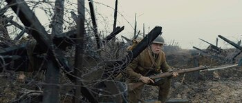 Su carrera rechaza las franquicias comerciales y prioriza papeles de psicología compleja, consolidando su reputación como actor experimental