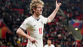 (Crónica) Anthony Gordon y Harry Kane castigan a Chequia