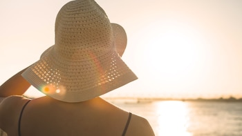 “Puedes tomar el sol y no producir vitamina D”: una bióloga explica los motivos