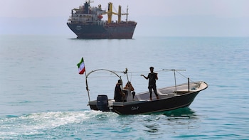 Dos buques han sido atacados