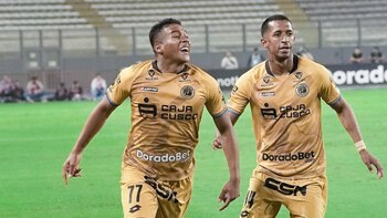 Josué Estrada celebrando su gol