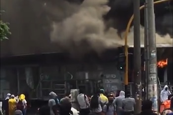 Se presenta un incendio en