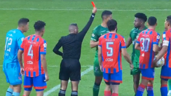 Expulsados hasta por hablar: así