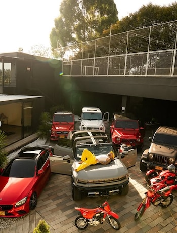 Ryan Castro renovó su garaje