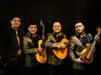 El sonido característico del grupo, definido por el requinto y el sello melódico mexicano, marcó la época dorada de la música romántica.
