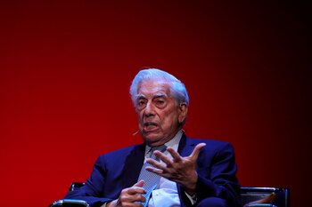 En la imagen el escritor